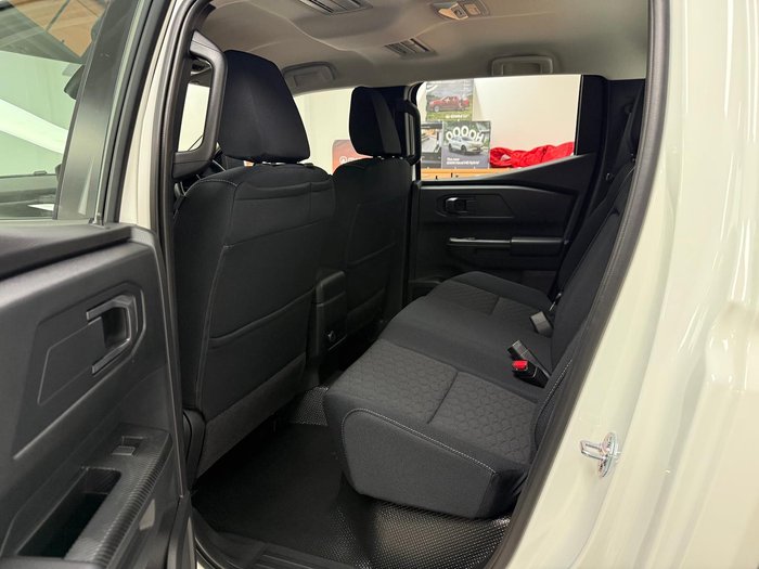 2026 Nissan Navara SL D27 MY26 4X4 Dual Range Alpine White