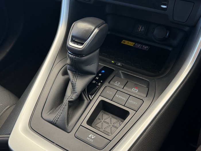 2024 Toyota RAV4 GXL