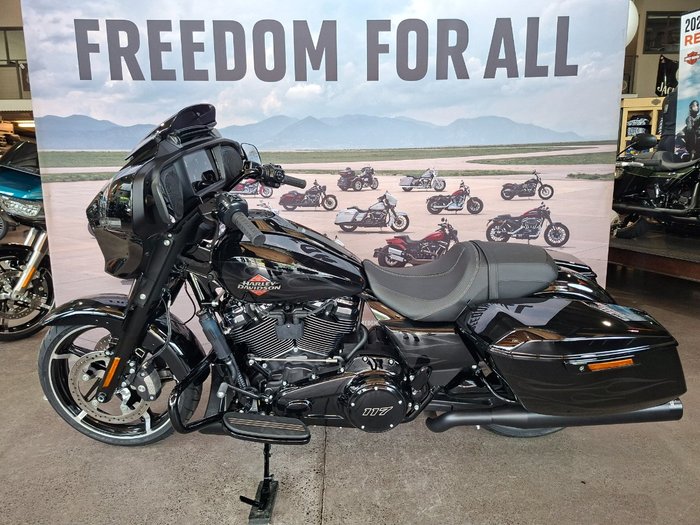 2025 HARLEY-DAVIDSON FLHX STREET GLIDE (117)