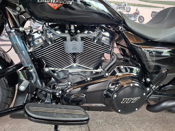 2025 HARLEY-DAVIDSON FLHX STREET GLIDE (117)