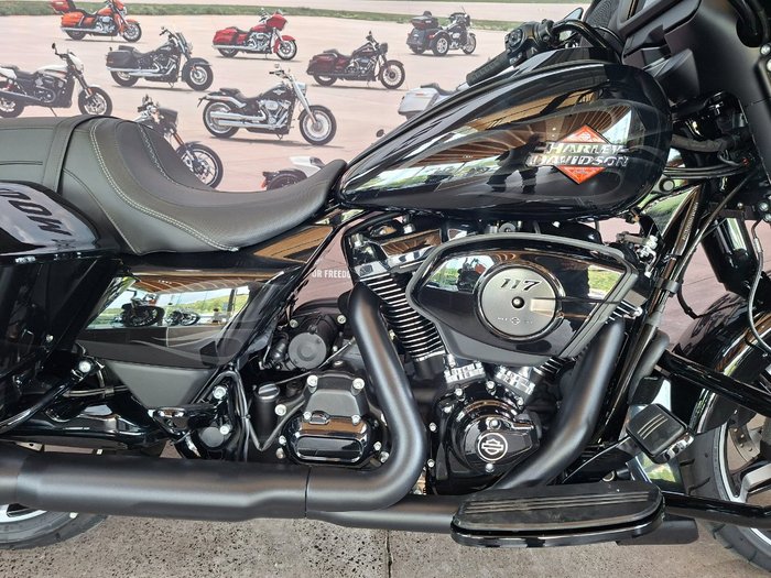 2025 HARLEY-DAVIDSON FLHX STREET GLIDE (117)