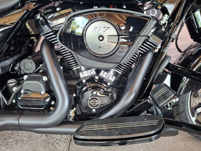 2025 HARLEY-DAVIDSON FLHX STREET GLIDE (117)