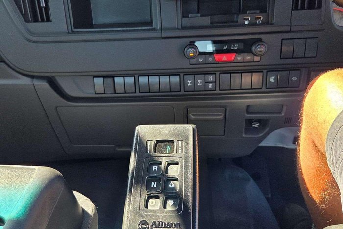 2025 Isuzu F Series FXY 260-355 AT R63