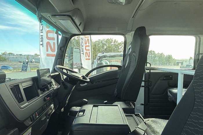 2025 Isuzu F Series FRR 110-240 AM C52