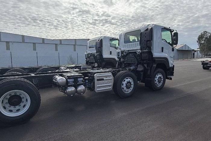 2025 Isuzu F Series FYJ 320-255 AT R60