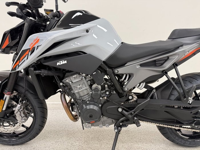 2024 Ktm 790 DUKE grey