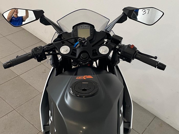 2021 KTM RC 390 RC Orange