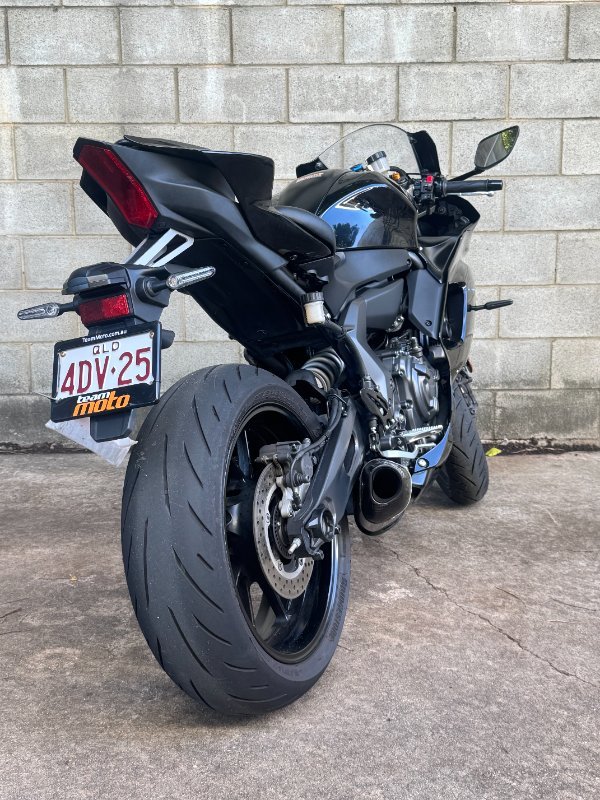 2023 Yamaha YZF-R7LA Black