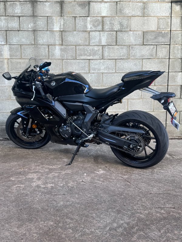 2023 Yamaha YZF-R7LA Black