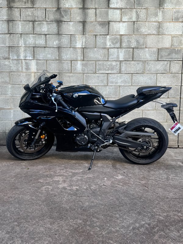 2023 Yamaha YZF-R7LA Black