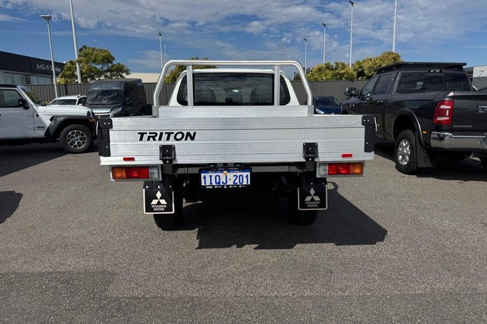 2024 Mitsubishi Triton GLX
