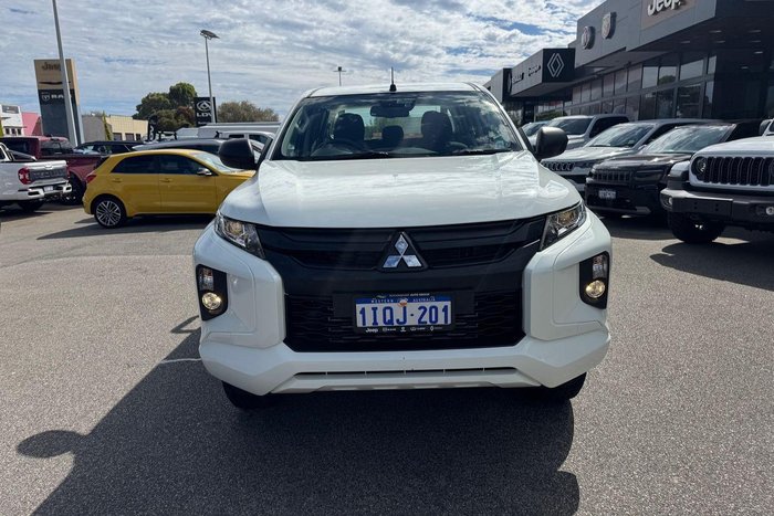 2024 Mitsubishi Triton GLX