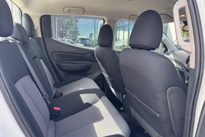 2024 Mitsubishi Triton GLX