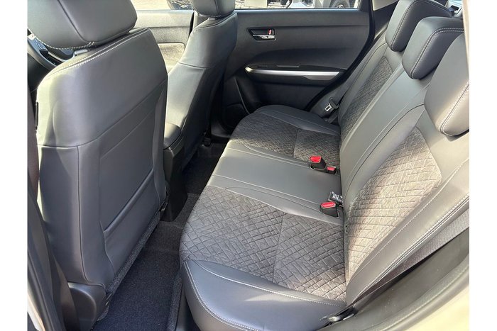 2025 Suzuki Vitara Turbo LY Series II Ivy/Black (A9N)