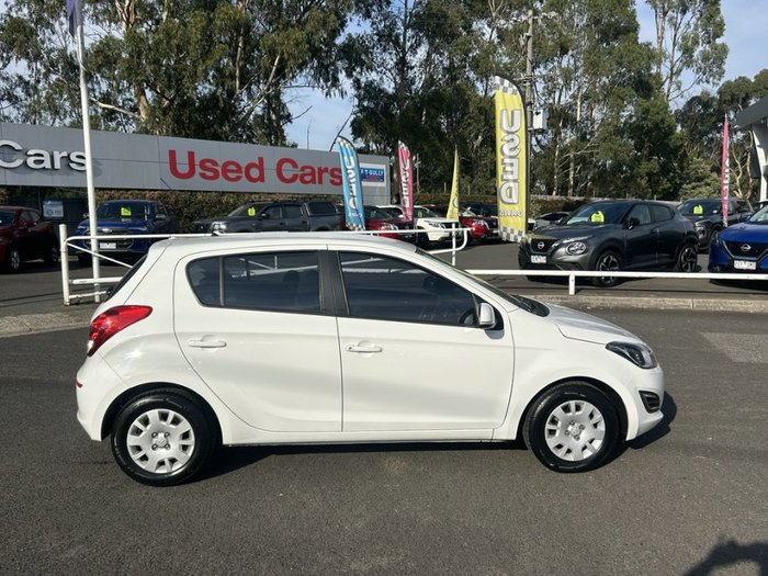 2015 HYUNDAI I20 Active