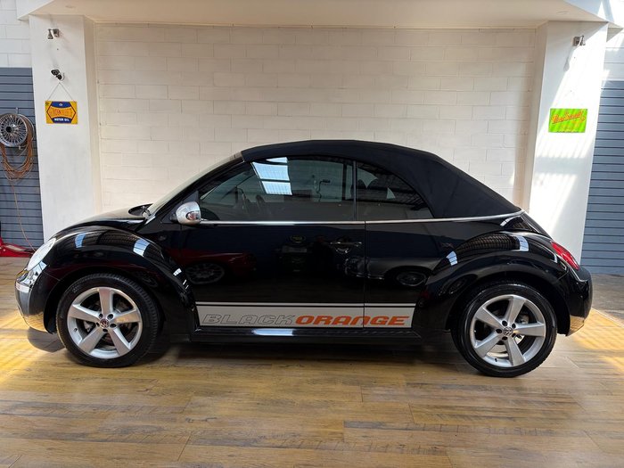 2010 Volkswagen Beetle BlackOrange 1Y MY10 Black