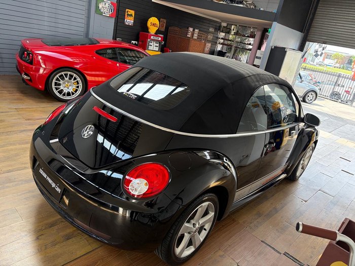 2010 Volkswagen Beetle BlackOrange 1Y MY10 Black