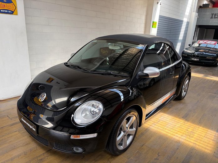 2010 Volkswagen Beetle BlackOrange 1Y MY10 Black