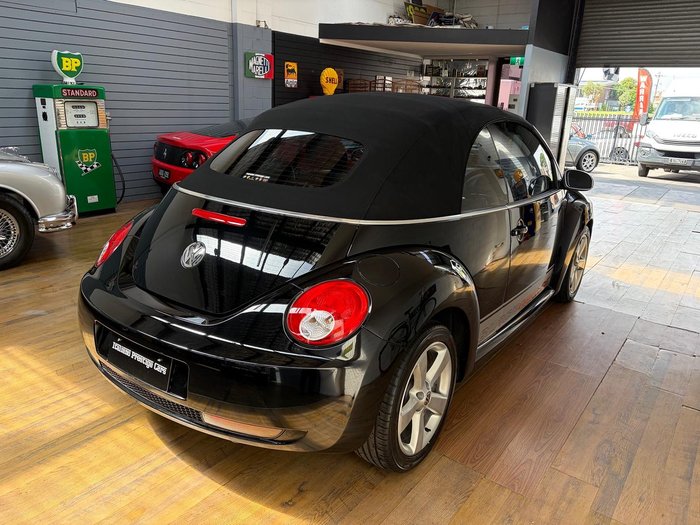 2010 Volkswagen Beetle BlackOrange 1Y MY10 Black