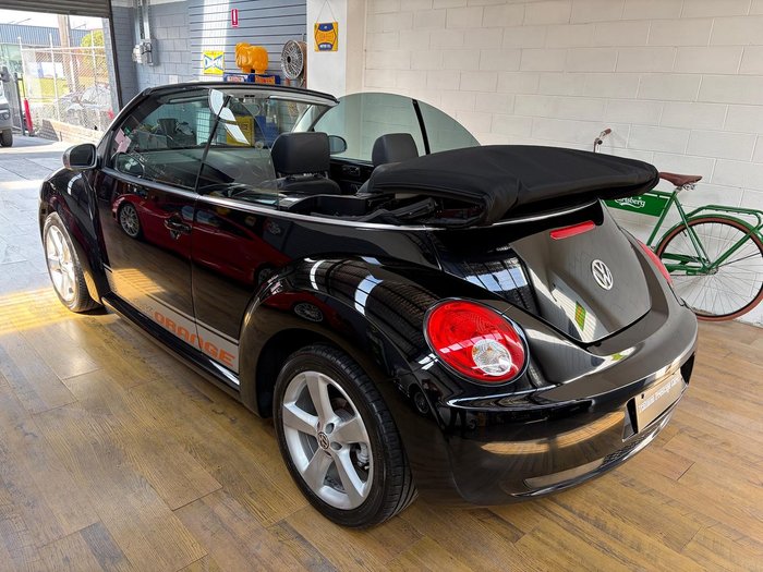 2010 Volkswagen Beetle BlackOrange 1Y MY10 Black