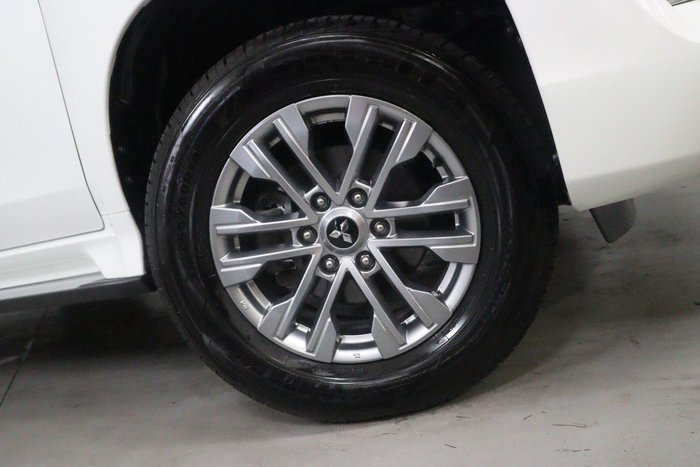 2024 Mitsubishi Pajero Sport GLX