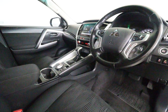 2024 Mitsubishi Pajero Sport GLX