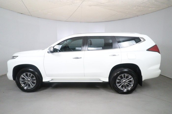 2024 Mitsubishi Pajero Sport GLX
