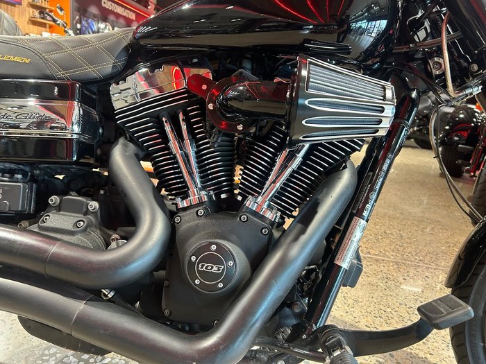 2014 Harley-Davidson Dyna Wide Glide 1690 (FXDWG) Dyna Black