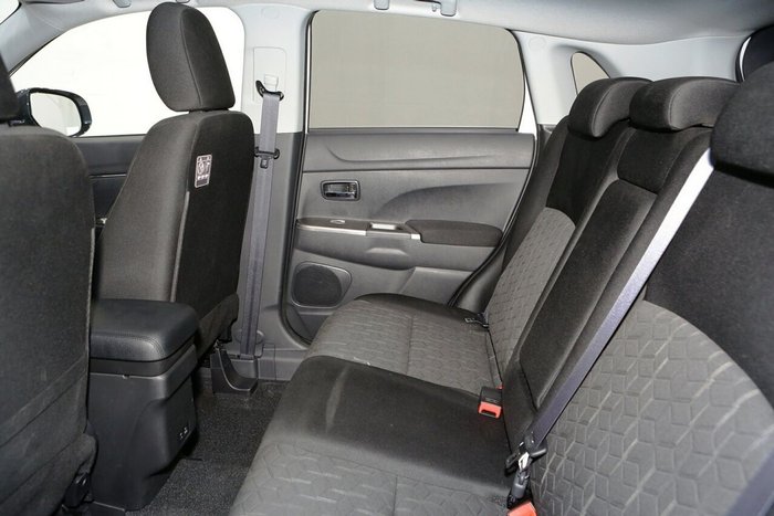 2025 Mitsubishi ASX LS