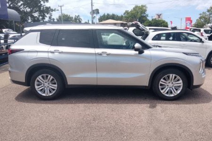 2024 MITSUBISHI OUTLANDER LS 7 SEAT (AWD)