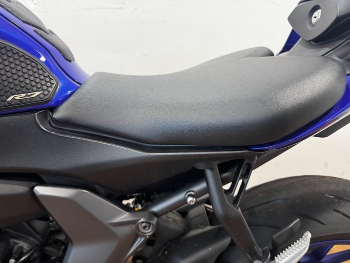 2024 Yamaha YZF-R7LA BLUE