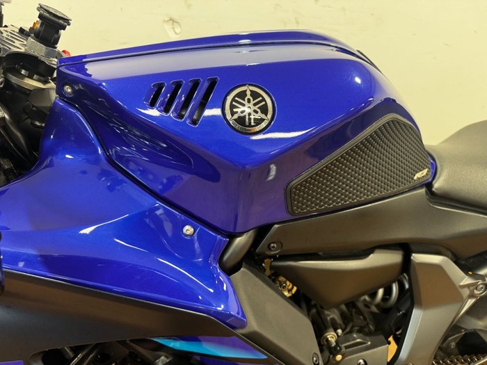 2024 Yamaha YZF-R7LA BLUE