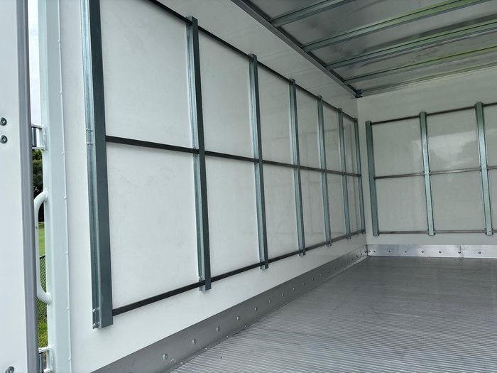 2025 Fuso Canter 515 Pantech White