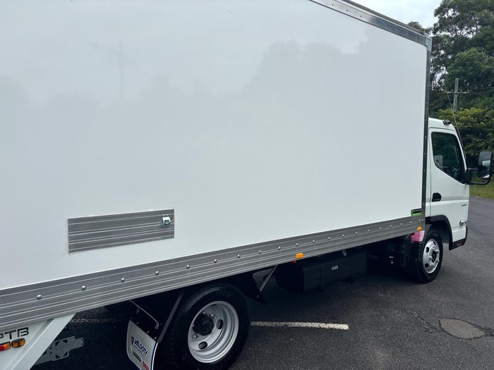 2025 Fuso Canter 515 Pantech White