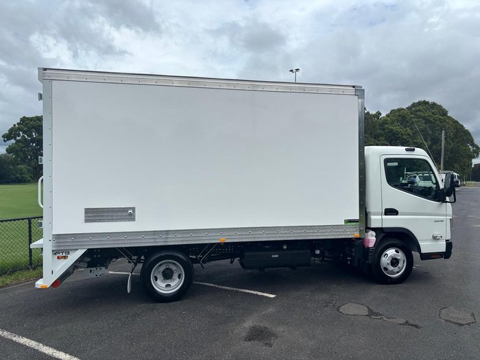 2025 Fuso Canter 515 Pantech White