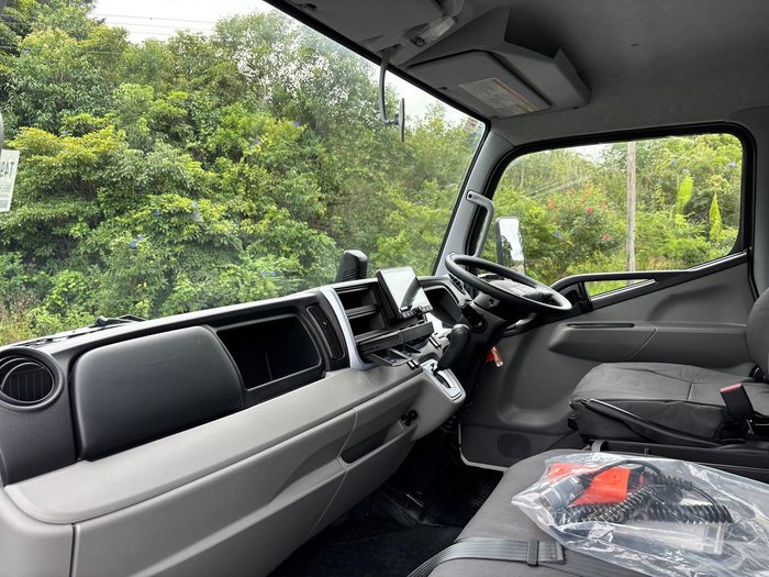 2025 Fuso Canter 515 Pantech White