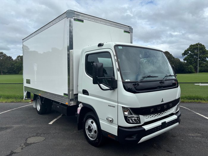 2025 Fuso Canter 515 Pantech White