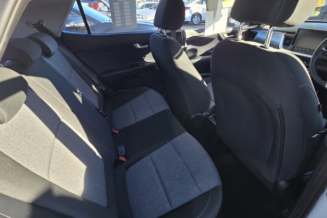 2023 KIA STONIC