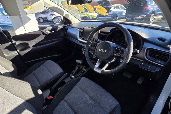 2023 KIA STONIC S