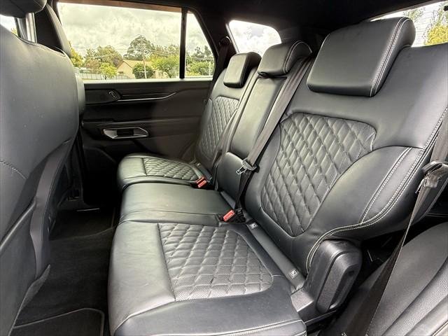 2022 Ford Everest Platinum