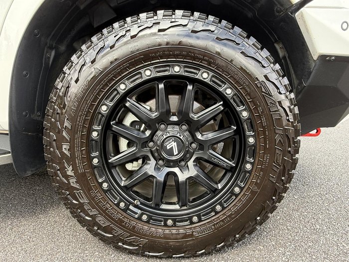 2022 Ford Everest Platinum