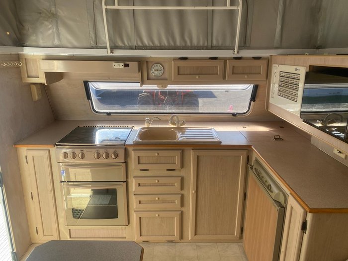 2000 Jayco Westport Poptop 17.66Ft - Eofy Clearance