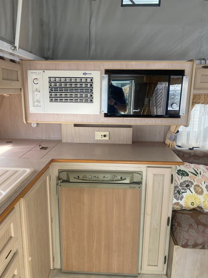 2000 Jayco Westport Poptop 17.66Ft