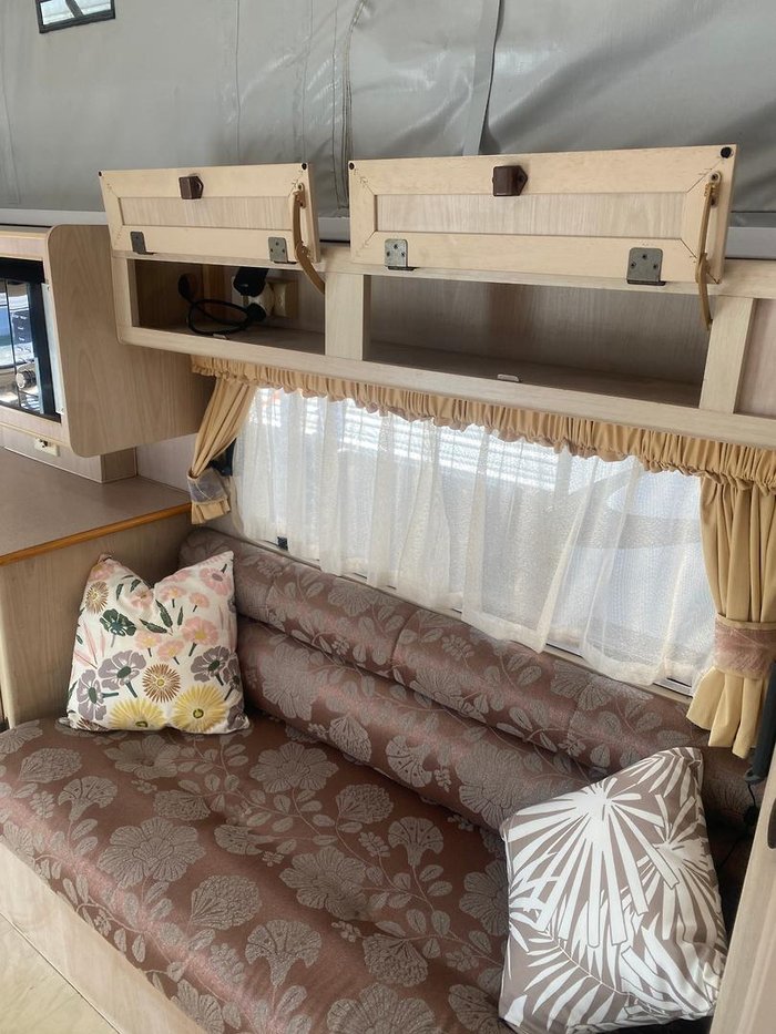 2000 Jayco Westport Poptop 17.66Ft