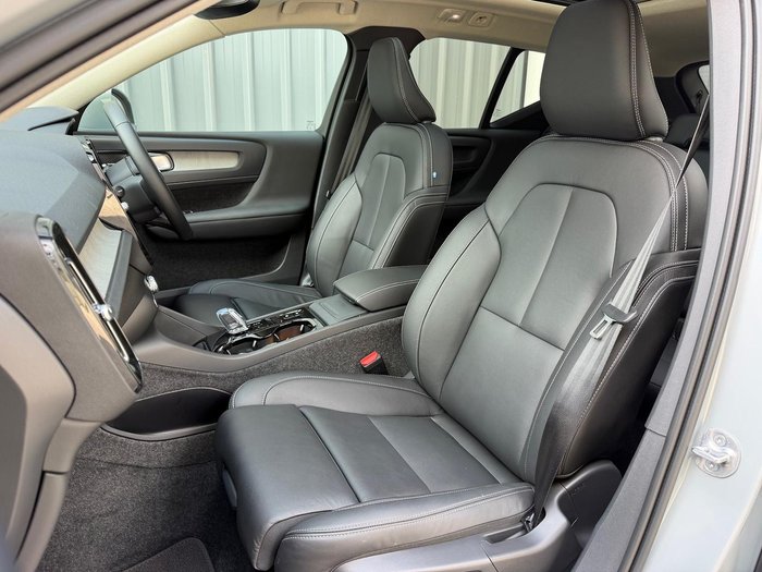 2025 Volvo XC40 Ultra B4 Bright MY26 AWD Vapour Grey