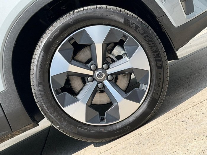 2025 Volvo XC40 Ultra B4 Bright