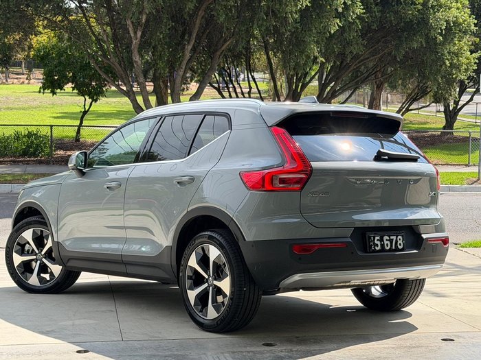 2025 Volvo XC40 Ultra B4 Bright