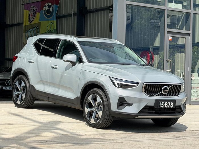 2025 Volvo XC40 Ultra B4 Bright