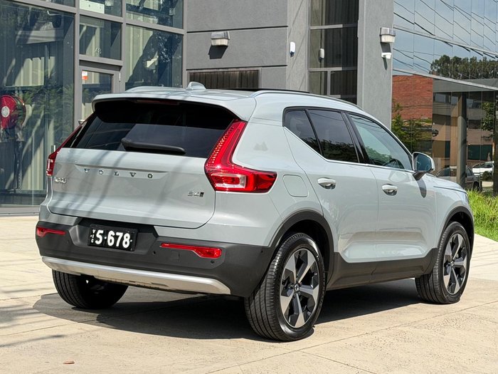 2025 Volvo XC40 Ultra B4 Bright