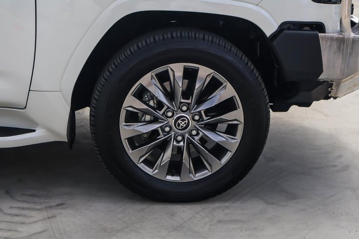 2023 Toyota Landcruiser Sahara ZX